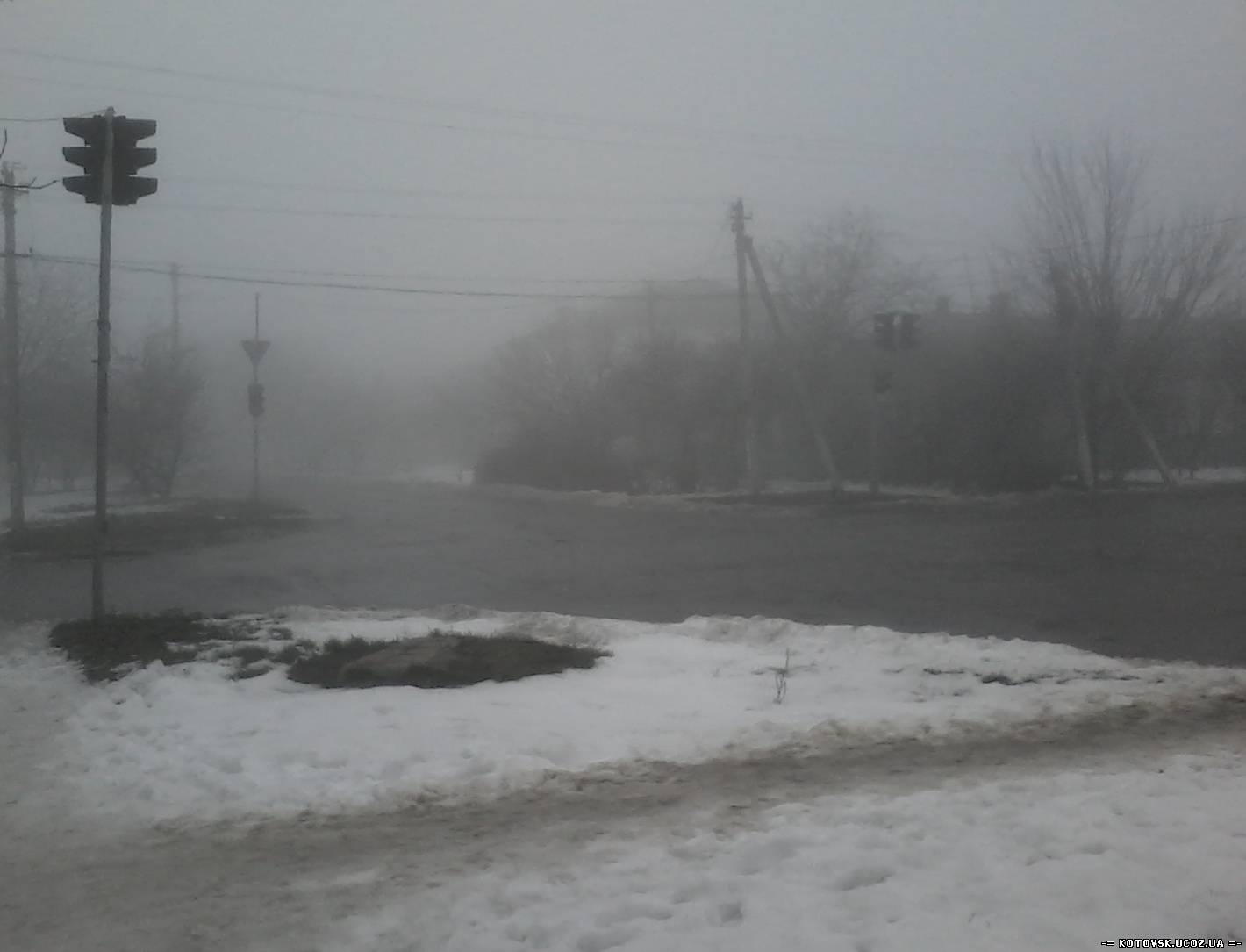 Уже вторую неделю в Котовске не работают светофоры!